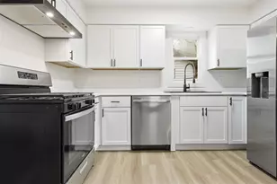 1305 Bancroft Dr, Bloomington, IL 61704 - Photo 9