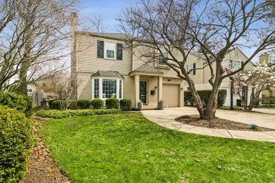 627 S Lincoln Lane, Arlington Heights, IL 60005 - Photo 1