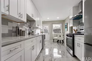 75 Carthage Ln, Hoffman Estates, IL 60169 - Photo 9