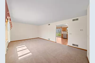 215 Leisure Street, Yorkville, IL 60560 - Photo 5