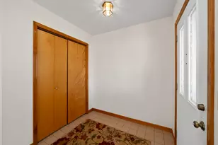 215 Leisure St, Yorkville, IL 60560 - Photo 3