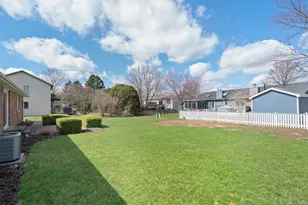 215 Leisure St, Yorkville, IL 60560 - Photo 23