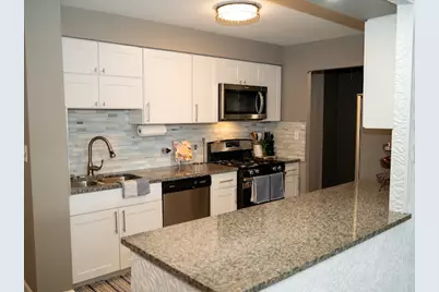 1056 N Mill Street #304, Naperville, IL 60563 - Photo 9