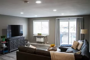 1056 N Mill St, Naperville, IL 60563 - Photo 3