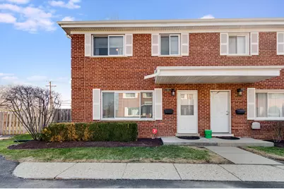 1240 N Boxwood Drive, Mount Prospect, IL 60056 - Photo 1