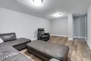 1240 N Boxwood Dr, Mount Prospect, IL 60056 - Photo 25