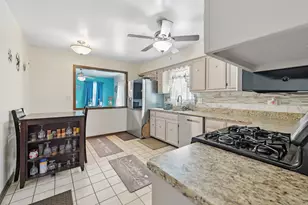 861 Boone Dr, Carol Stream, IL 60188 - Photo 9