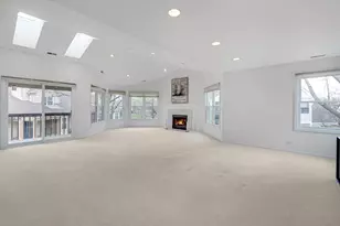 353 Satinwood Ct S, Buffalo Grove, IL 60089 - Photo 3