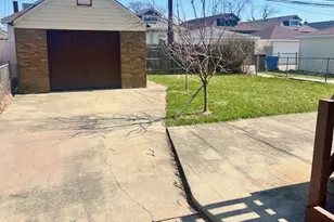 8419 S Wood St, Chicago, IL 60620 - Photo 25