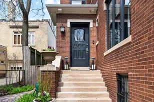 740 W Hutchinson St, Chicago, IL 60613 - Photo 3