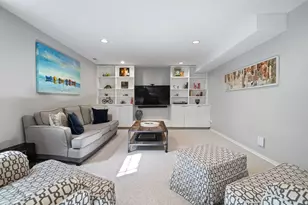 740 W Hutchinson St, Chicago, IL 60613 - Photo 53