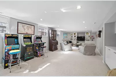 740 W Hutchinson Street, Chicago, IL 60613 - Photo 51