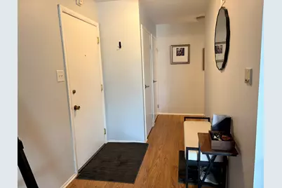 5806A Wolf Road #4, Western Springs, IL 60558 - Photo 3