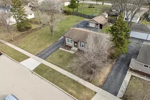 25 McCabe Dr, Streamwood, IL 60107 - Photo 11