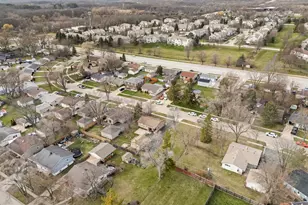 25 McCabe Dr, Streamwood, IL 60107 - Photo 7