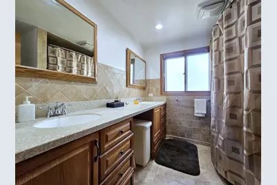 357 N Pioneer Drive, Addison, IL 60101 - Photo 15