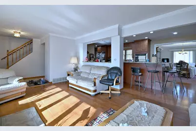 357 N Pioneer Drive, Addison, IL 60101 - Photo 5