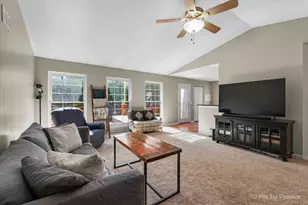 735 Royal Glen Dr, Cary, IL 60013 - Photo 13