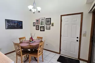 439 W Auburn Woods Ct, Palatine, IL 60067 - Photo 9