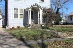 804 E 4th Street E, Centralia, IL 62801 - Photo 3