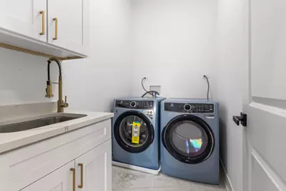 2411 N 77th Avenue, Elmwood Park, IL 60707 - Photo 23