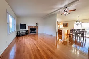 406 N Clover Ct, Dixon, IL 61021 - Photo 3