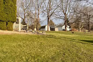 406 N Clover Ct, Dixon, IL 61021 - Photo 15