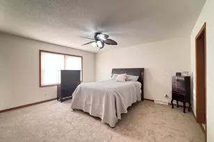 406 N Clover Ct, Dixon, IL 61021 - Photo 5