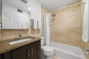 1054 W Armitage Ave, Chicago, IL 60614 - Photo 15
