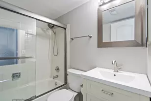 1233 S Wellington Ct, Buffalo Grove, IL 60089 - Photo 13