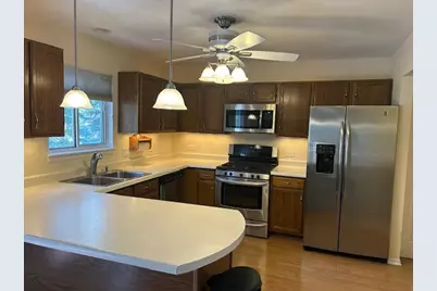 134 Heritage Court, Gurnee, IL 60031 - Photo 5