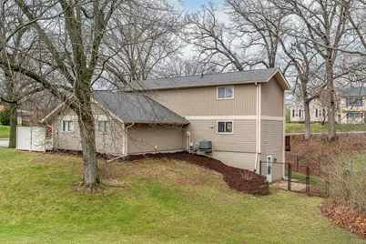 5302 32nd Avenue, Moline, IL 61265 - Photo 3