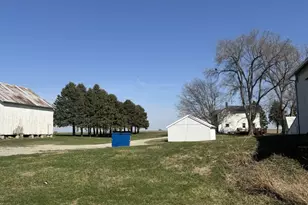 19381 Luther Rd, Sterling, IL 61081 - Photo 7