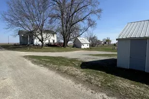 19381 Luther Rd, Sterling, IL 61081 - Photo 5