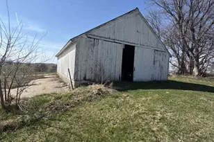 19381 Luther Rd, Sterling, IL 61081 - Photo 27