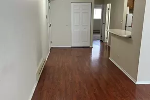 330 Shorewood Dr, Glendale Heights, IL 60139 - Photo 3