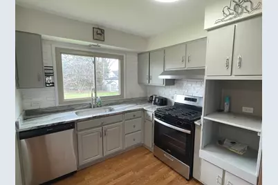 594 W Comstock Avenue, Elmhurst, IL 60126 - Photo 3