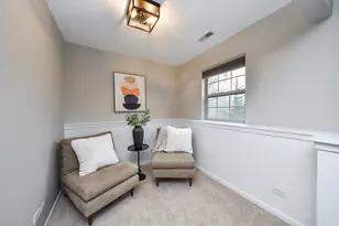 27W753 S Meadowview Dr, Winfield, IL 60190 - Photo 5