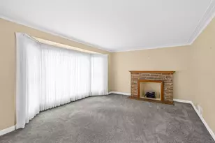 6034 Grove Ct, Morton Grove, IL 60053 - Photo 3