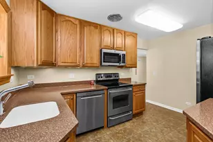 6034 Grove Ct, Morton Grove, IL 60053 - Photo 7