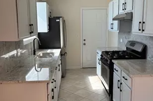 8010 S Ridgeland Ave, Chicago, IL 60617 - Photo 9