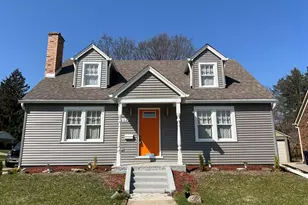 302 Hubbard Ave, Elgin, IL 60123 - Photo 1