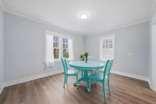 302 Hubbard Ave, Elgin, IL 60123 - Photo 9