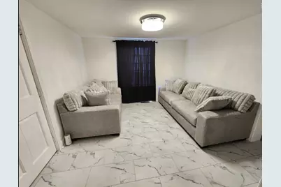 310 N Chestnut Street, Aurora, IL 60506 - Photo 3