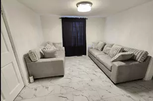 310 N Chestnut St, Aurora, IL 60506 - Photo 3