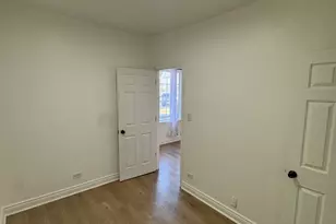 617 W 43rd Pl, Chicago, IL 60609 - Photo 5