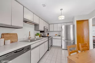 208 Westminster Ct, Schaumburg, IL 60193 - Photo 7