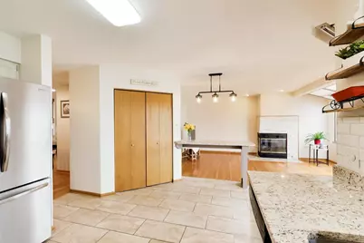 943 W Essex Place, Arlington Heights, IL 60004 - Photo 15