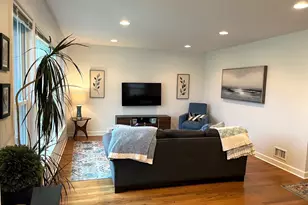 8717 Karlov Ave, Skokie, IL 60076 - Photo 9