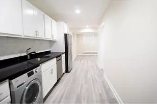 726 W Roscoe St, Chicago, IL 60657 - Photo 3